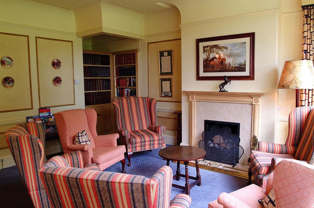 Esseborne Manor Hotel Hurstbourne Tarrant Buitenkant foto