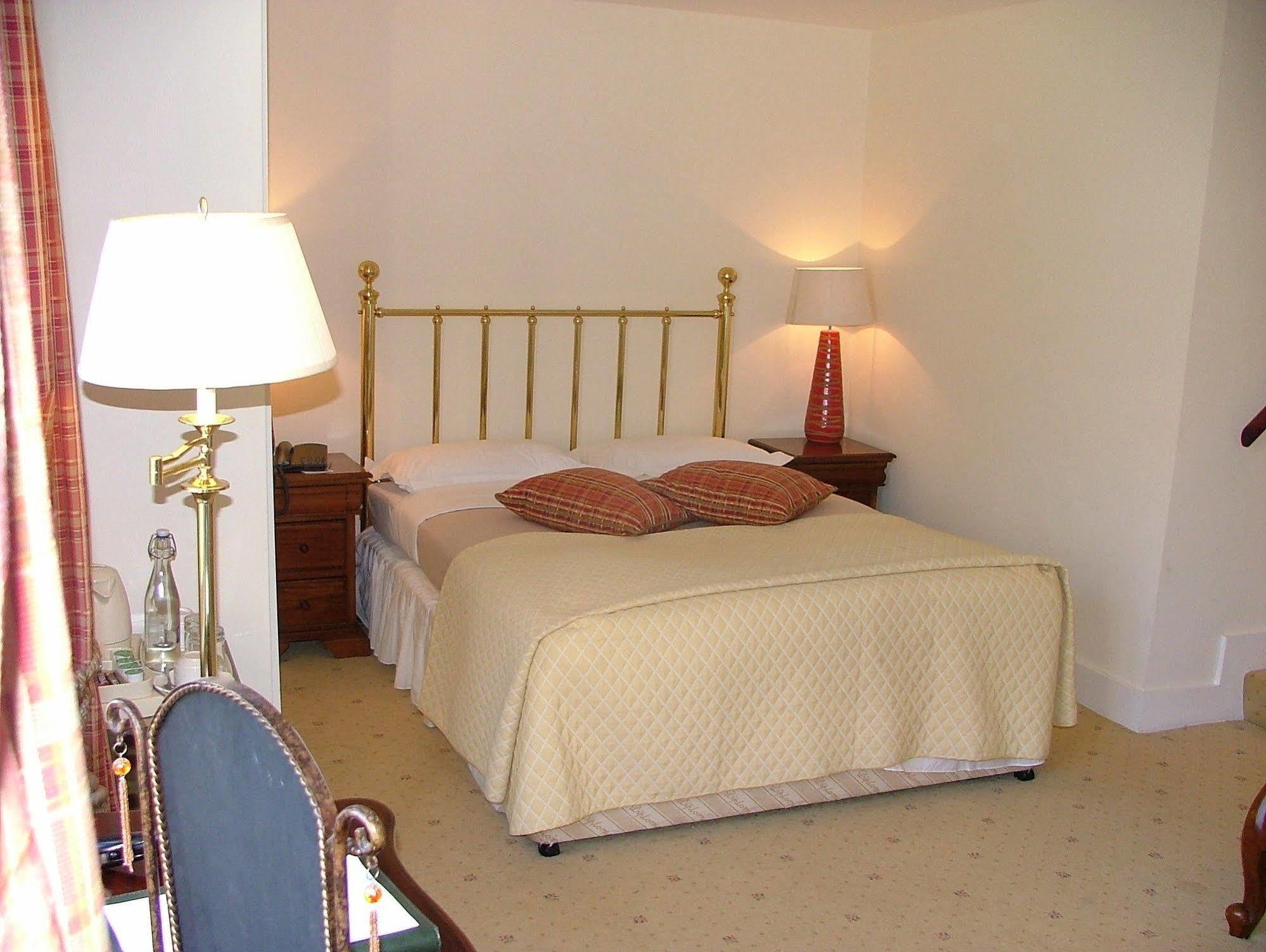 Esseborne Manor Hotel Hurstbourne Tarrant Buitenkant foto