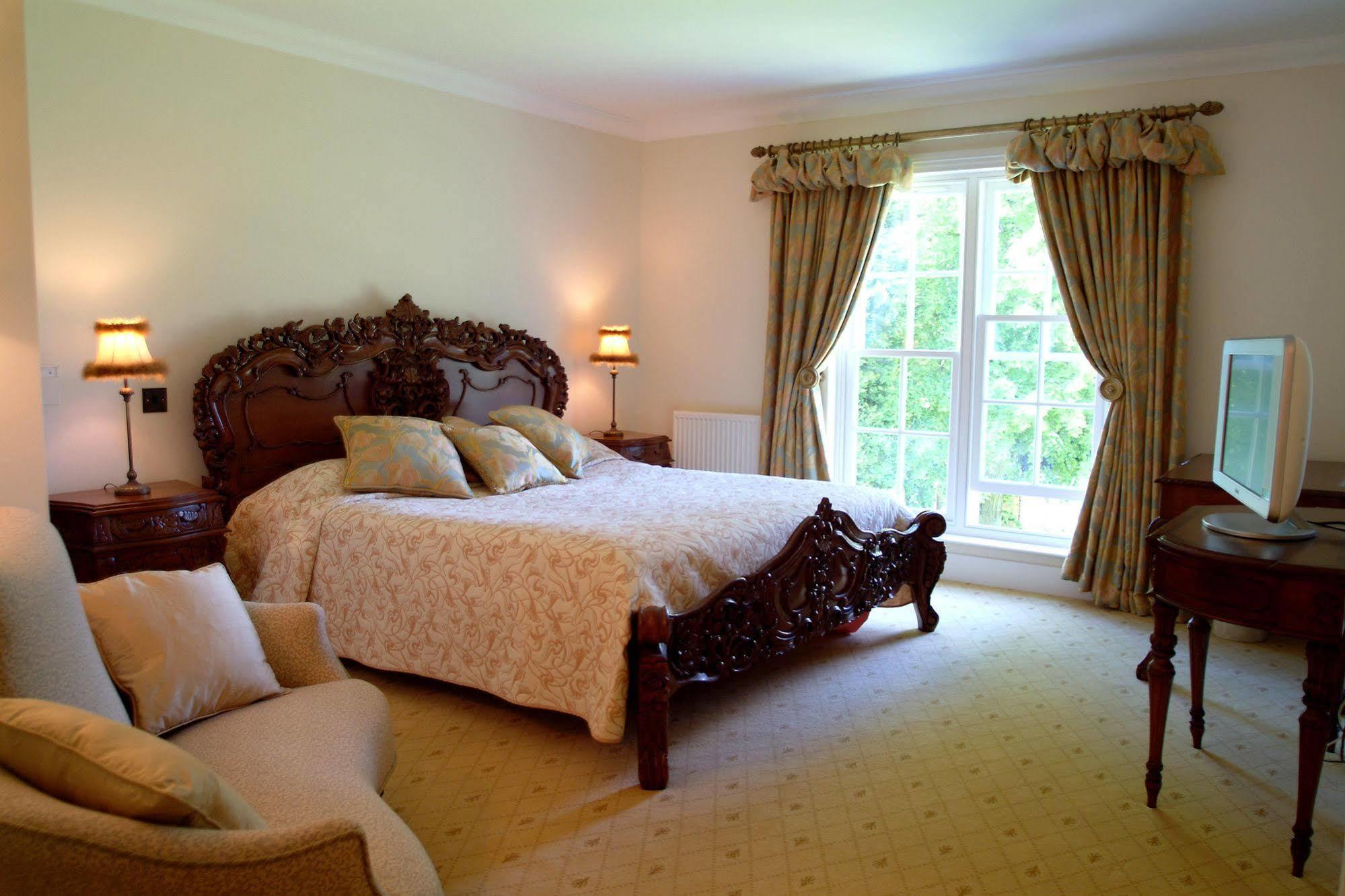 Esseborne Manor Hotel Hurstbourne Tarrant Buitenkant foto